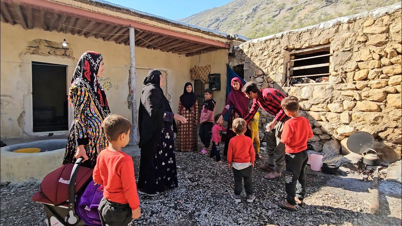 Nature tourism blog.  Babak, who travels with his family, prepares food for the nomads