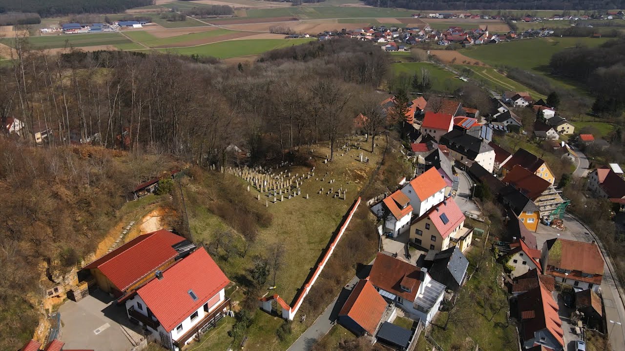 Verblassende Zeitzeugen - Der Jüdische Friedhof in Sulzbürg soll dokumentiert werden