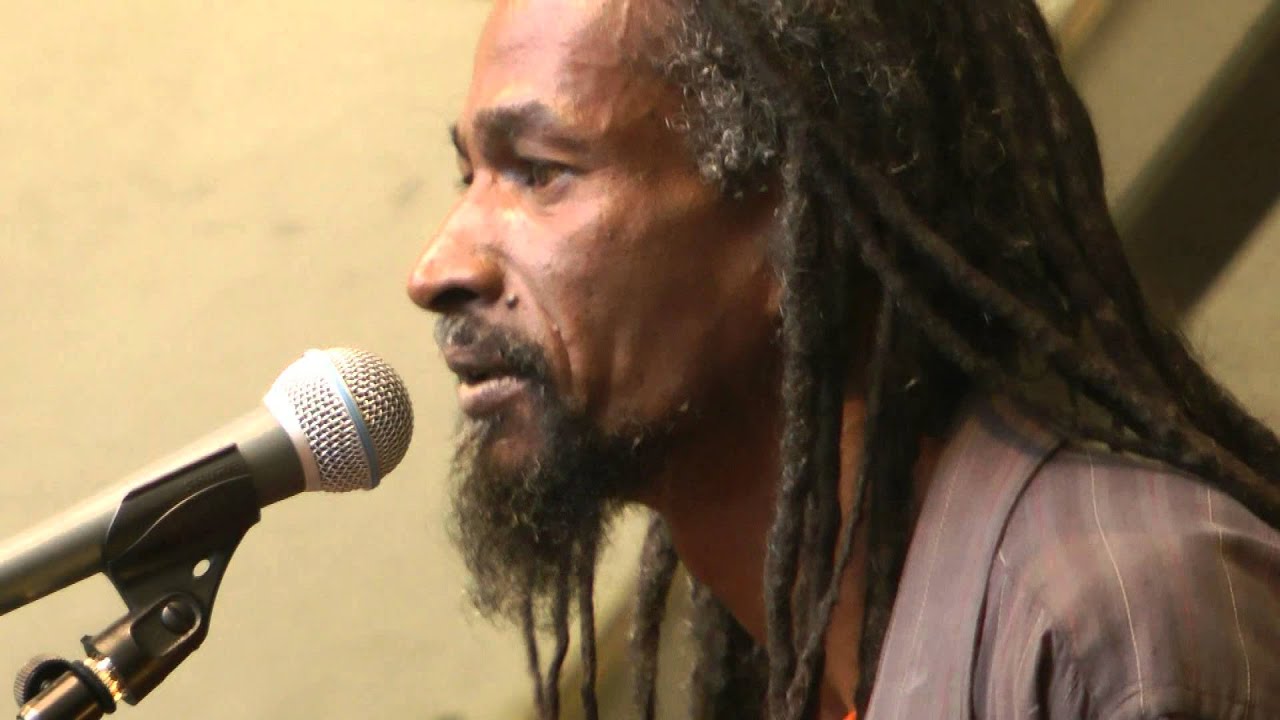 Menwar - Ay ay lolo - LIVE at Afrikafestival Hertme 2012