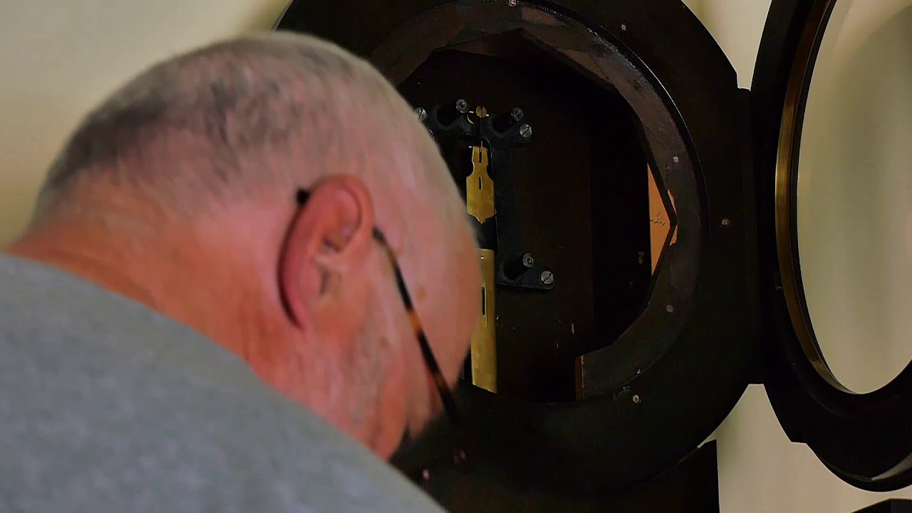 Replacing the suspension spring on a type 77A Seth Thomas Regulator #2 circa 1930
