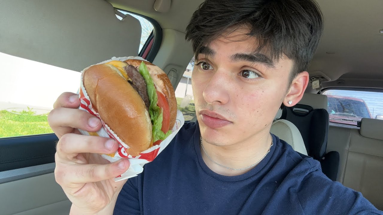 Asmr comiendo hamburguesa y papitas