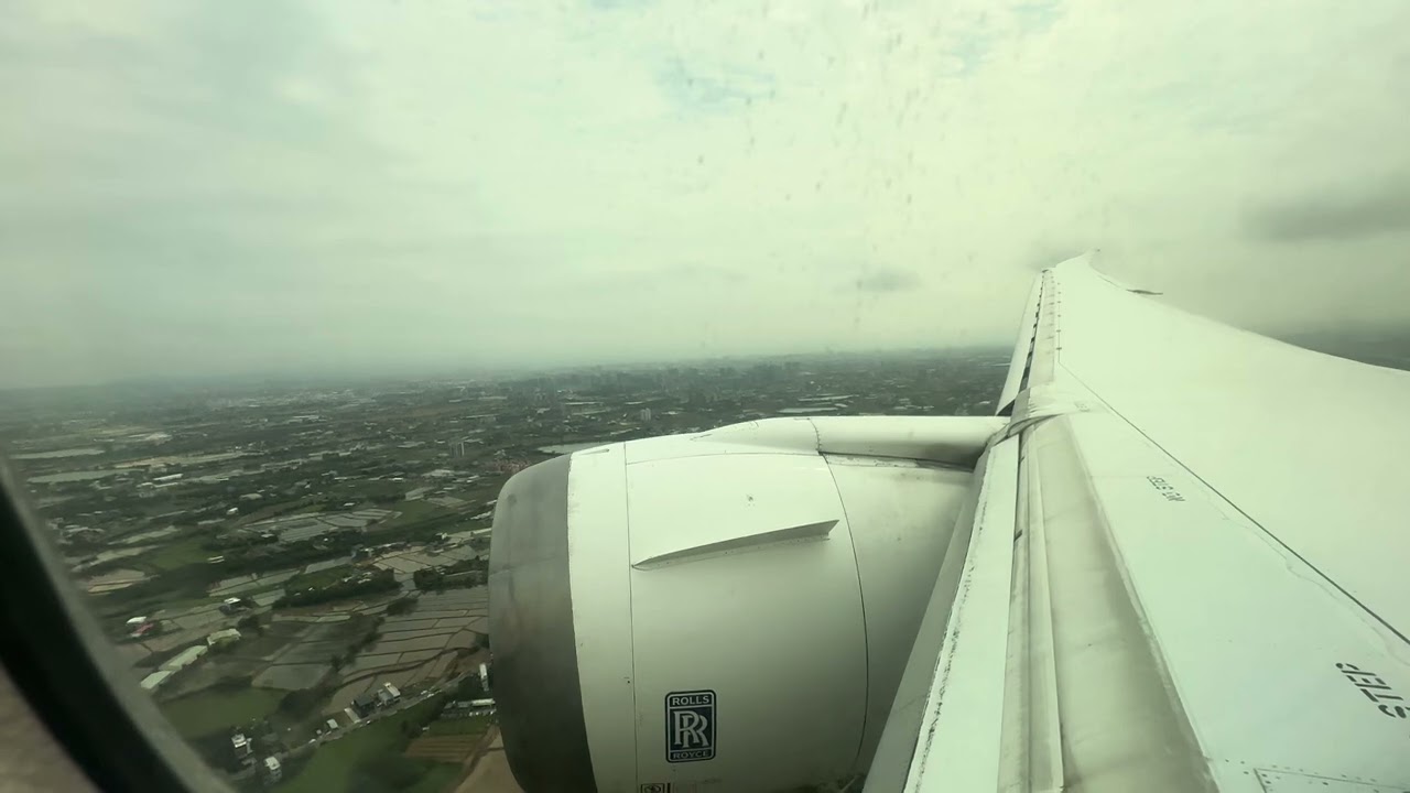 Scoot Boeing 787-9 Dreamliner 9V-OJF flight TR874 landing in Taipei Taoyuan International Airport 