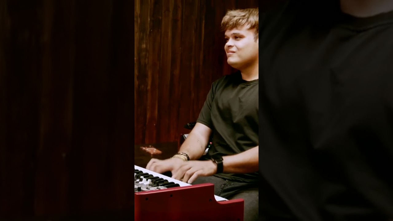 Jes&uacute;s Molina jamming on the Nord Organ 3