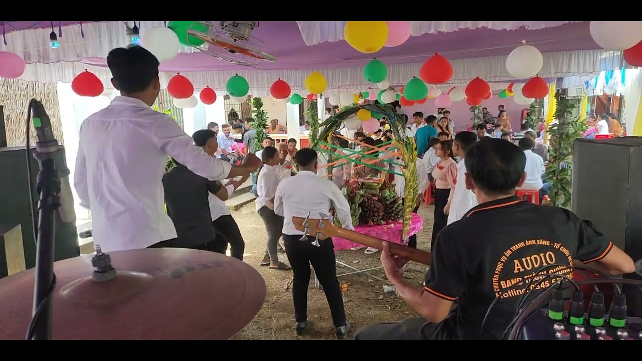 bay khon chon day disaco lễ vu qui tại thạnh hoà sơn