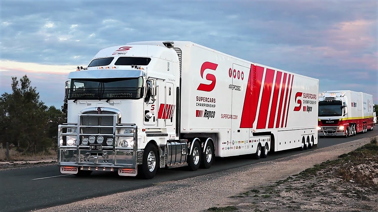 Supercars race transporter convoy parades through Tailem Bend