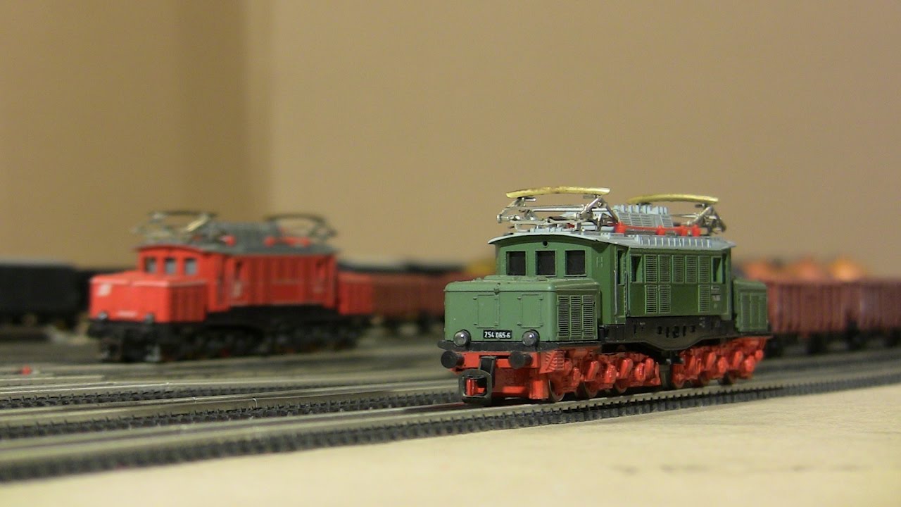 TT scale model trains 020: DR BR254 (krokodil) and V36 from BTTB