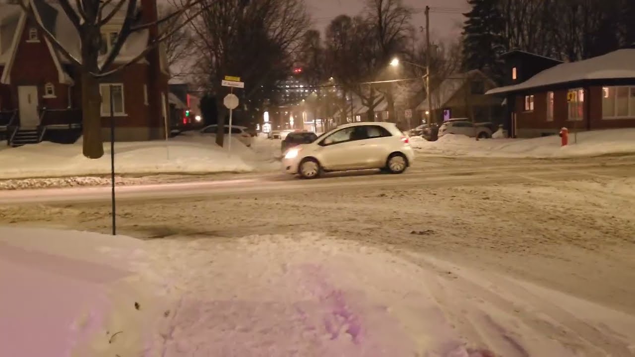 Winter Night Atmosphere in Limoilou, Quebec , Canada | −5°C