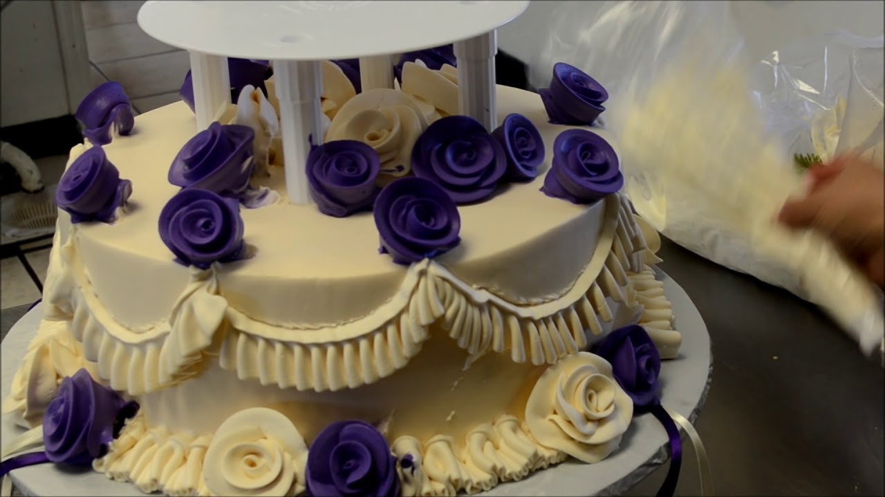 How to Design a Two Tier Wedding Cake with open Pillars