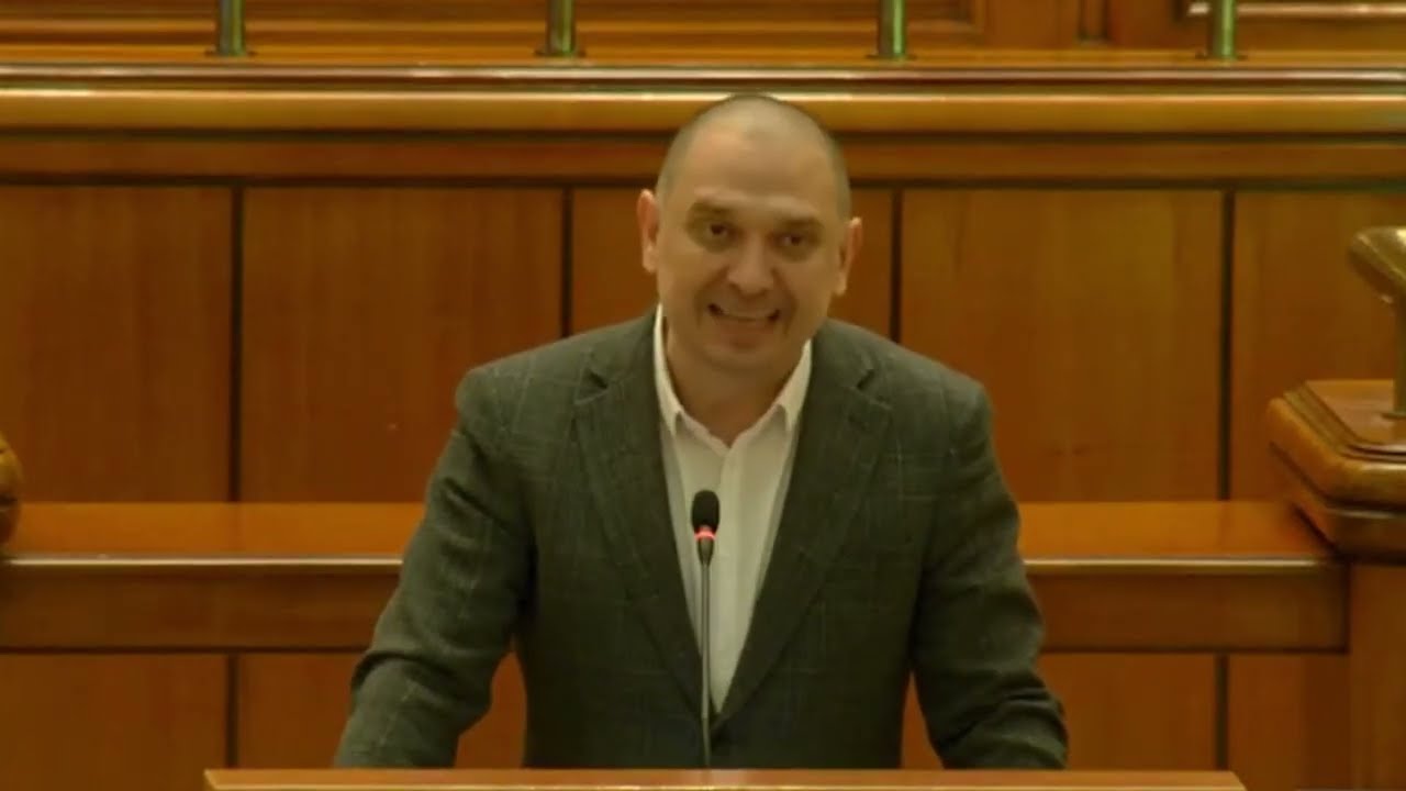 Mesajul USR pentru ministrul Energiei: Puneți-vă cizmele și mergeți la Vidraru!