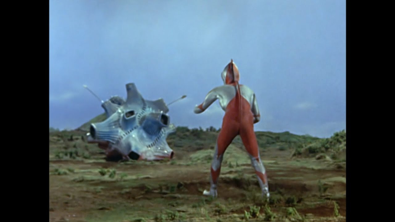 The Military & Ultraman Battle Bullton - Ultraman (1966)