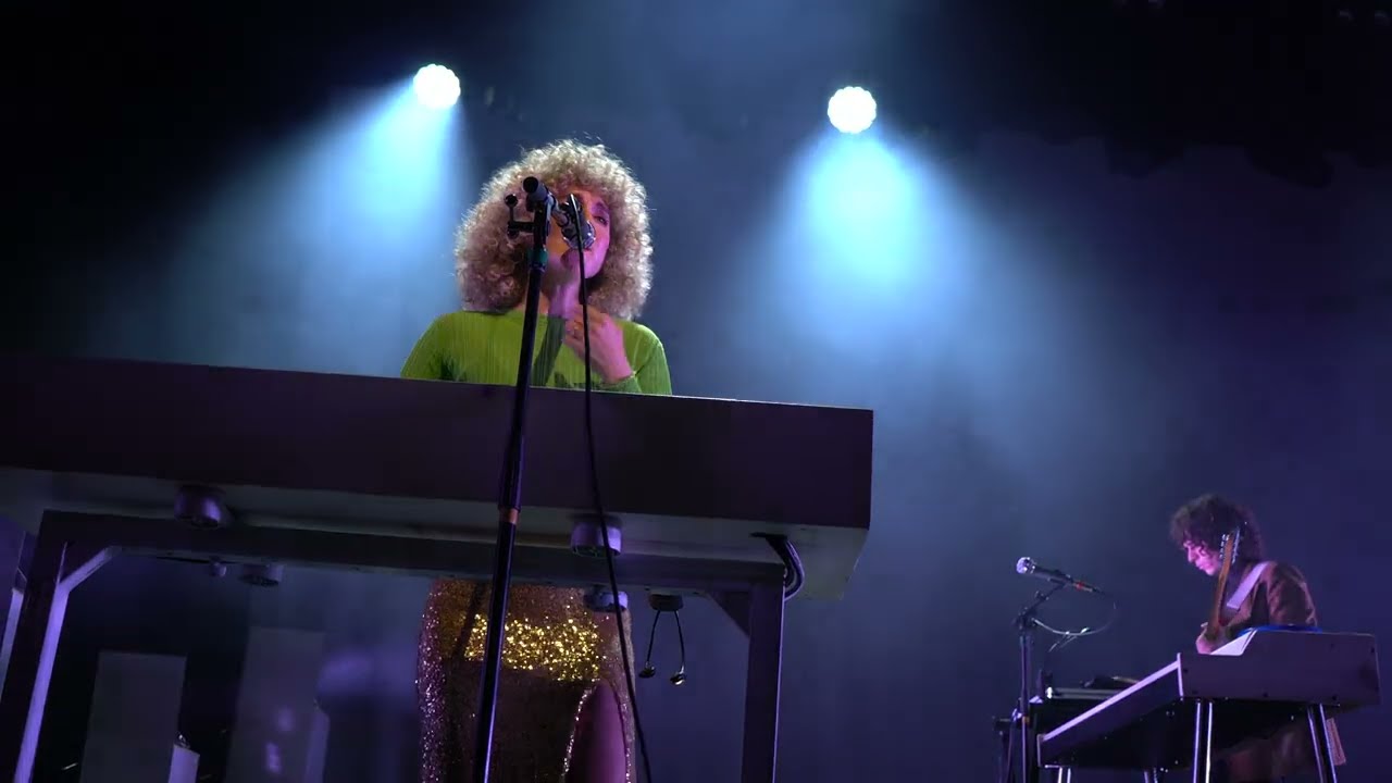 Tennis - Runner (Brooklyn Steel, NYC 11/11/21)