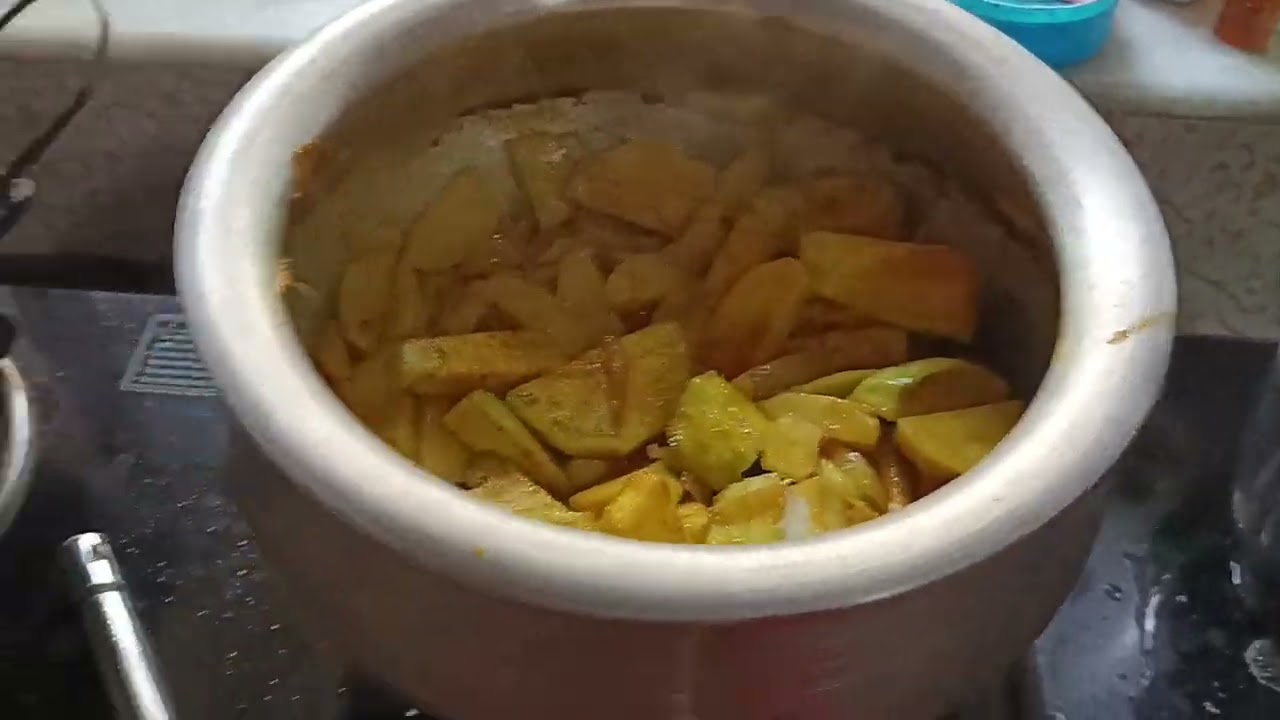 Bata March bhajan bedroom aalu tamatar diya  Rana hoyeche  14 2 2026