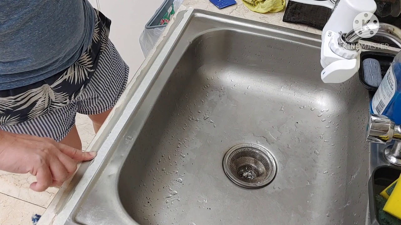 Resealing an old sink with elastoseal