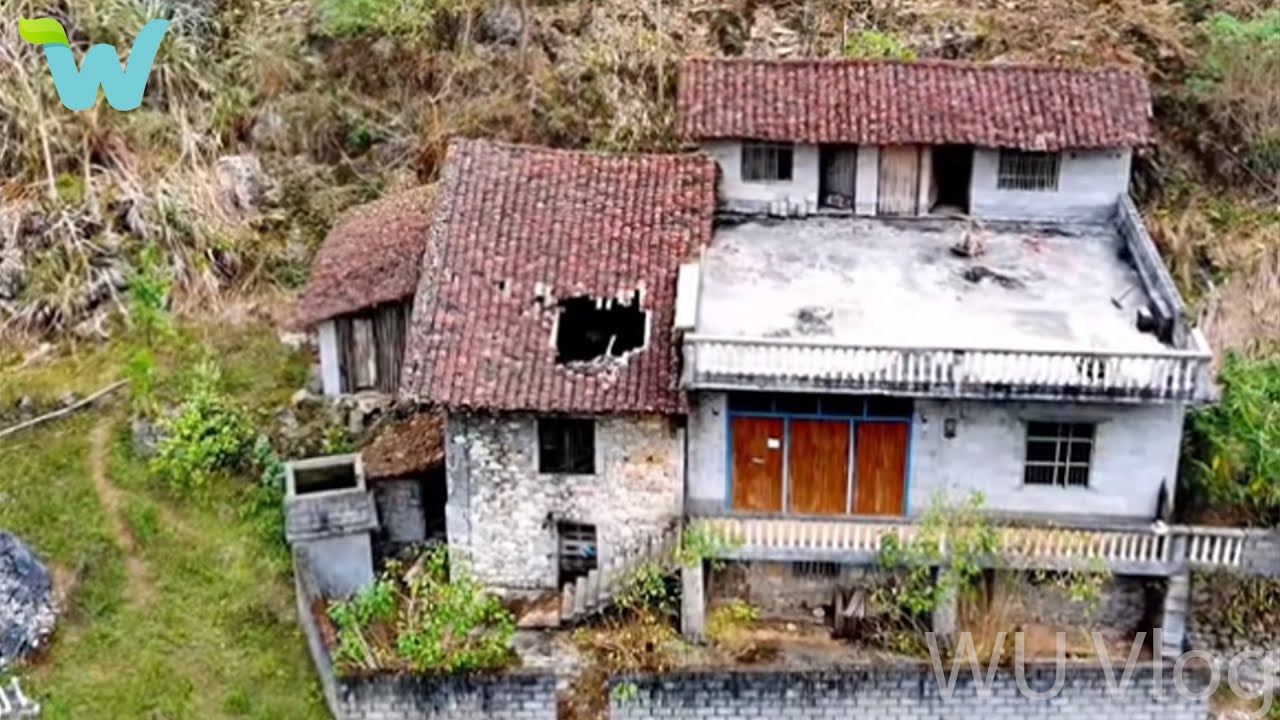 Running away from home, the boy found an abandoned house and decided to renovate it