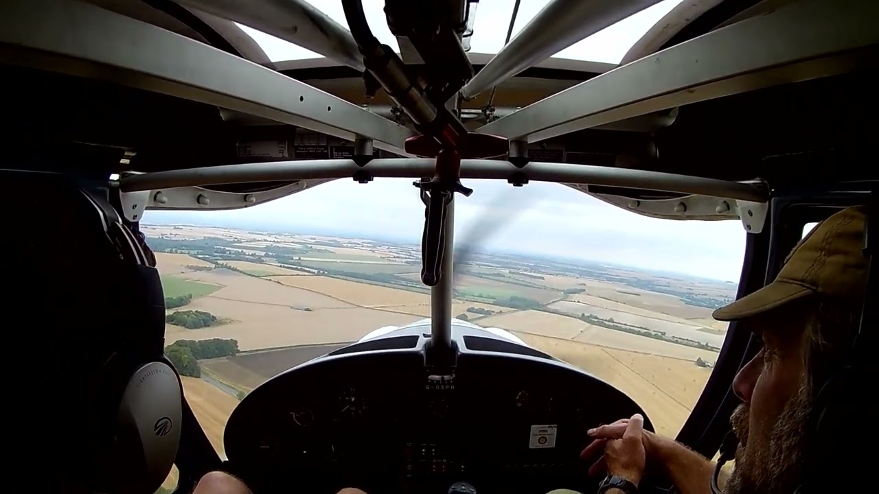 More circuits on the way to solo - Take offs and landings in an Ikarus C42 - Learn to fly with me!