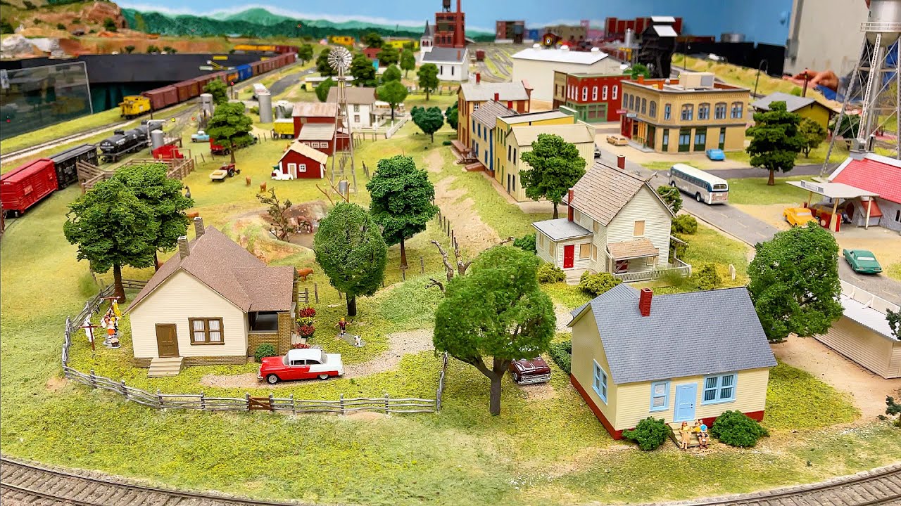The East Texas Model Railroad Club Large Private Model Railroad HO Scale Train Layout