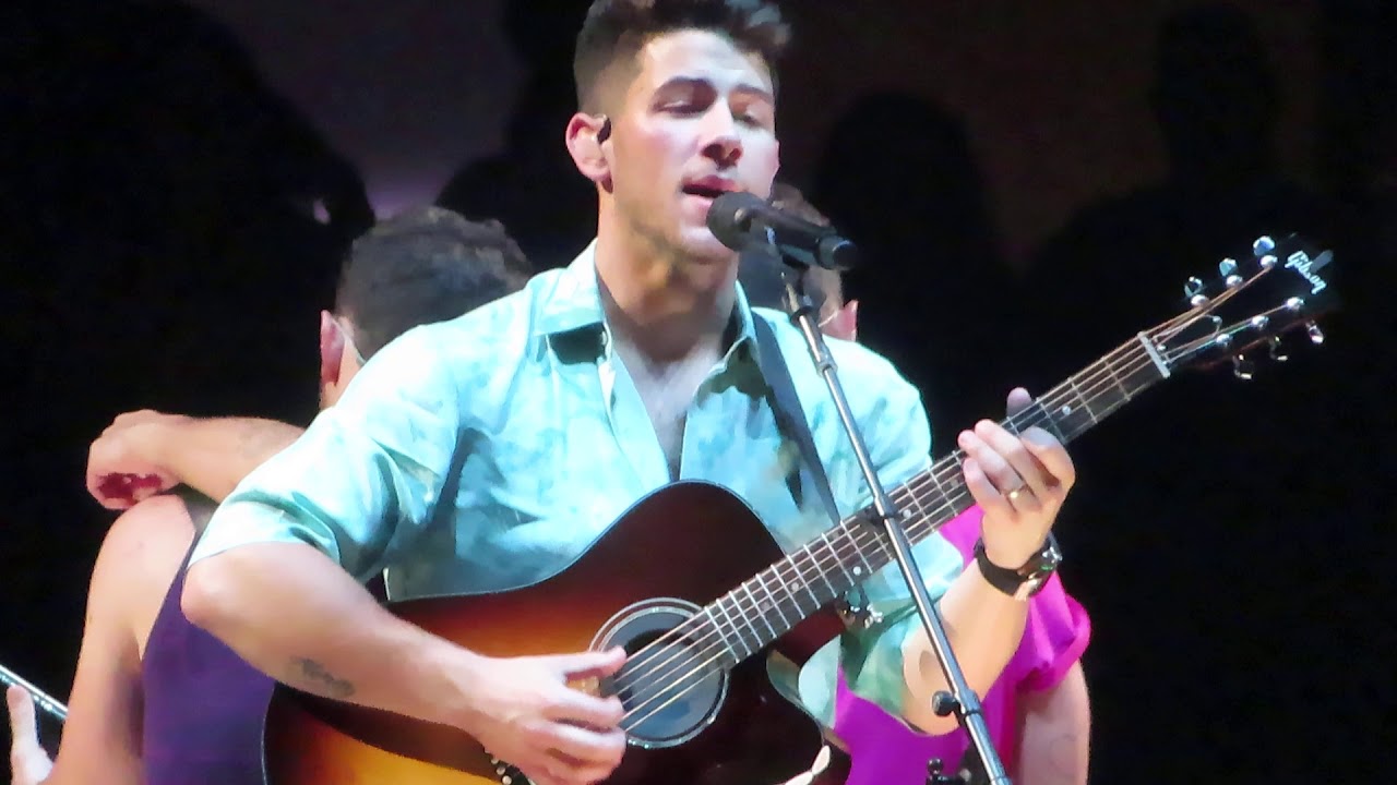 Jonas Brothers : Hesitate Live at Madison Square Garden