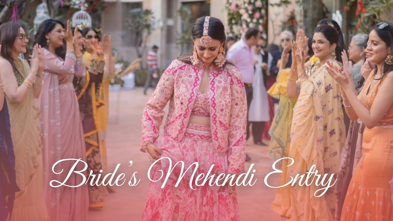 Bride&rsquo;s Mehendi Entry | Surprise Welcome Dance For The Bride | Kal Ho Na Ho