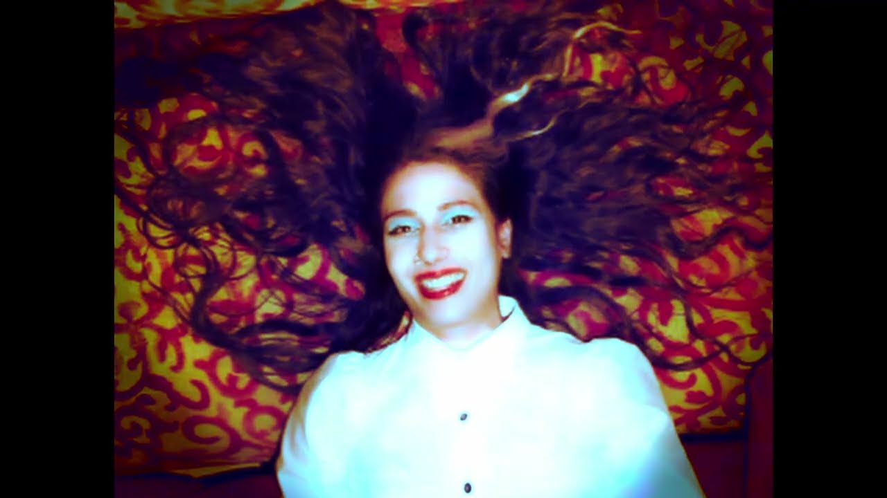 Cherazade - How It Feels (Music Video)