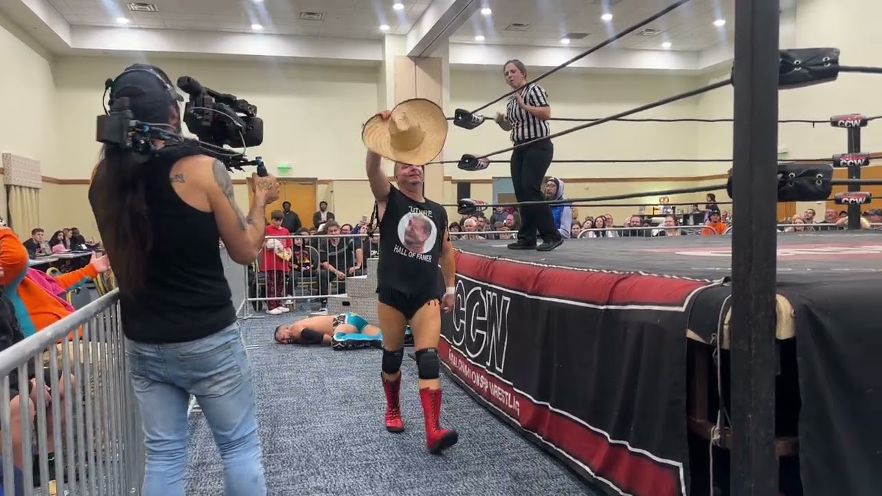 CCW James Ellsworth vs Cha Cha Charlie
