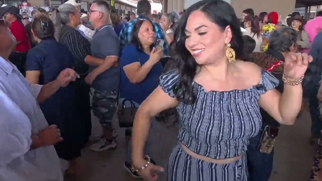 LA pulga de Álamo TX  Con el grupo Devoción 