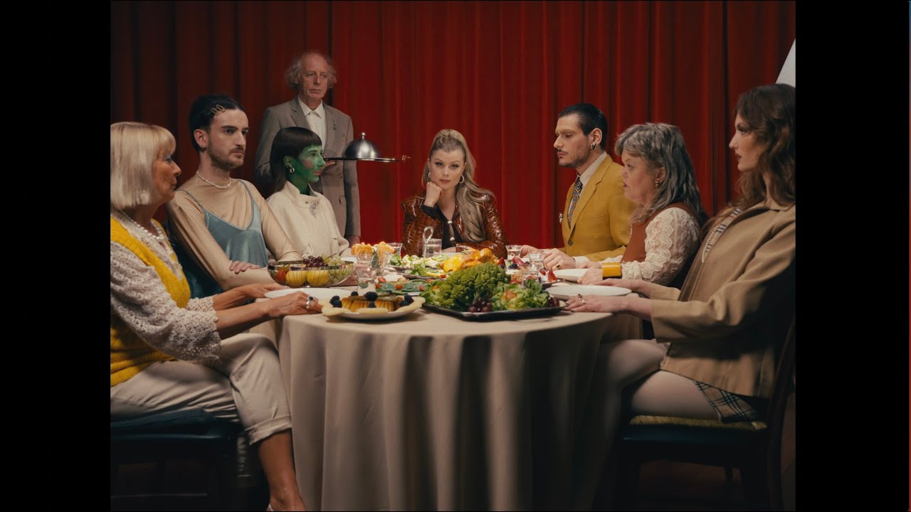 Isadora - Tinder Date (Official Music Video)