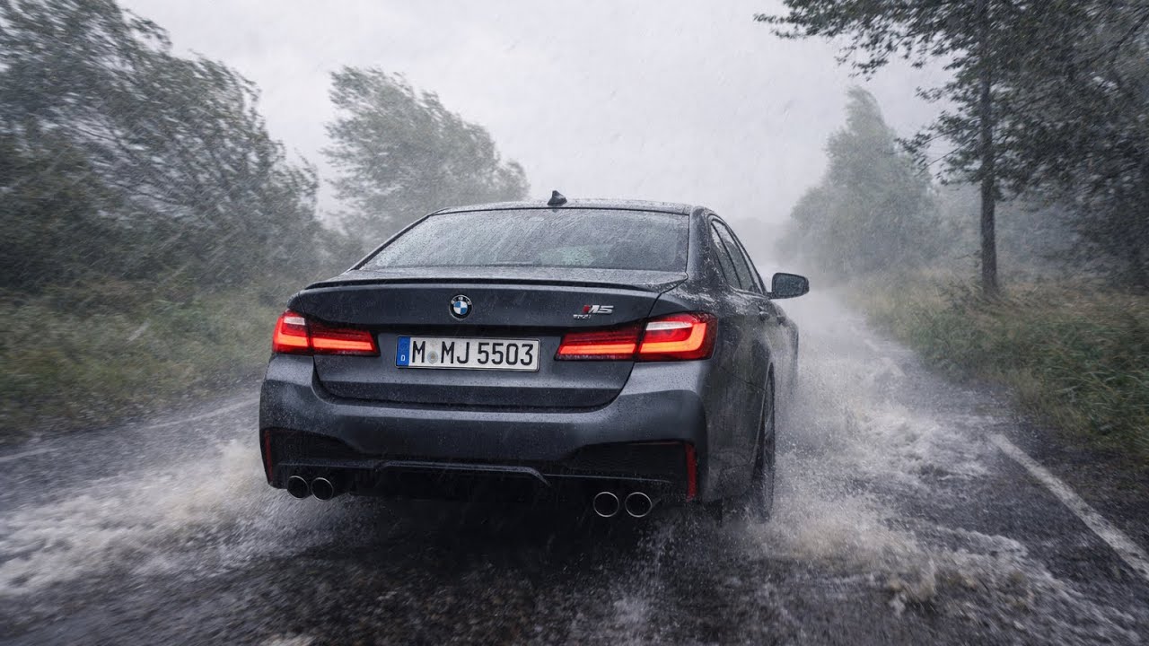 Drive with the m5 in Forza 5 trough the storm