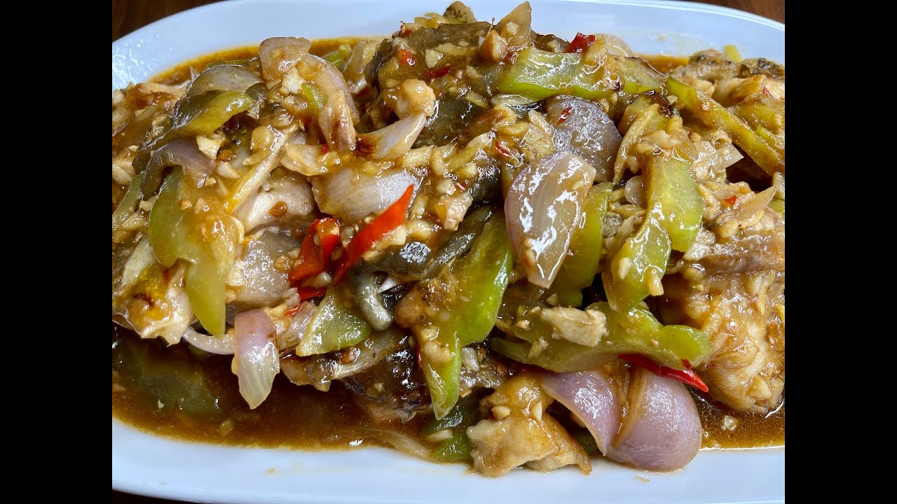 炒苦瓜鱼头 Stir Fry Fish Head & Bitter Gourd