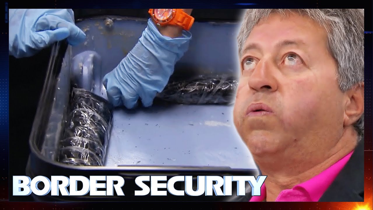 Dr*g Smuggler Caught With Packages Stuffed In His Luggage! | S10 E9 | Border Security Australia