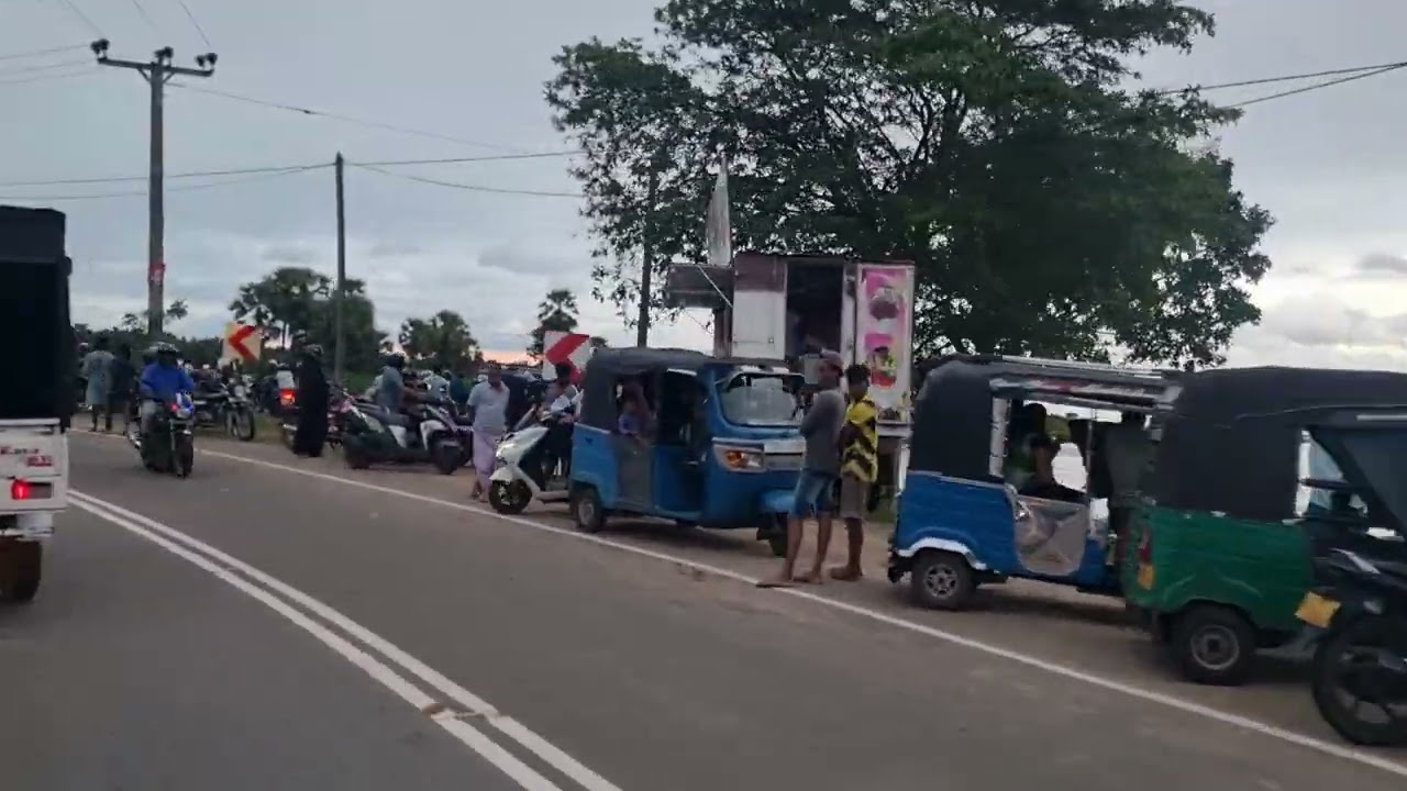 மட்டக்களப்பு பிரதேசம் வெள்ளத்தால் மூழ்கிய வேளை
