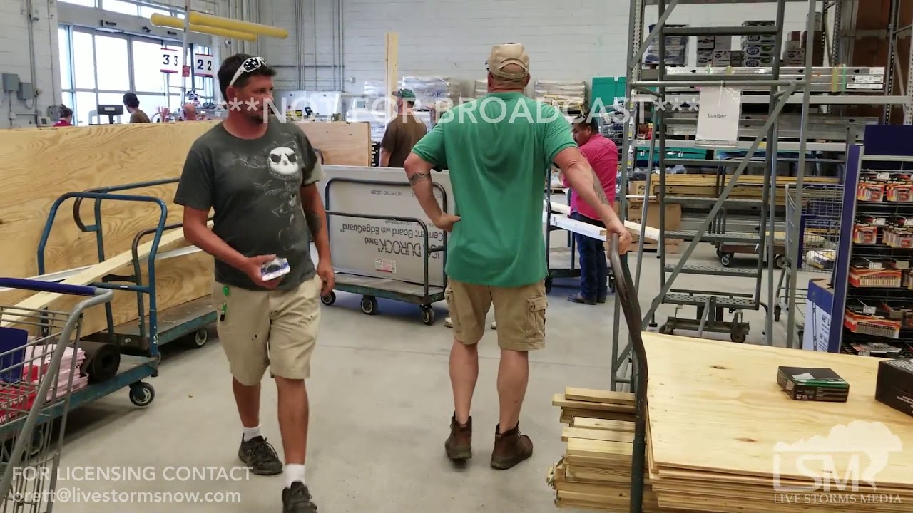 9-9-2018 Wilmington, NC Hurricane Florence Prep begins, rush for water plywood getting boats out