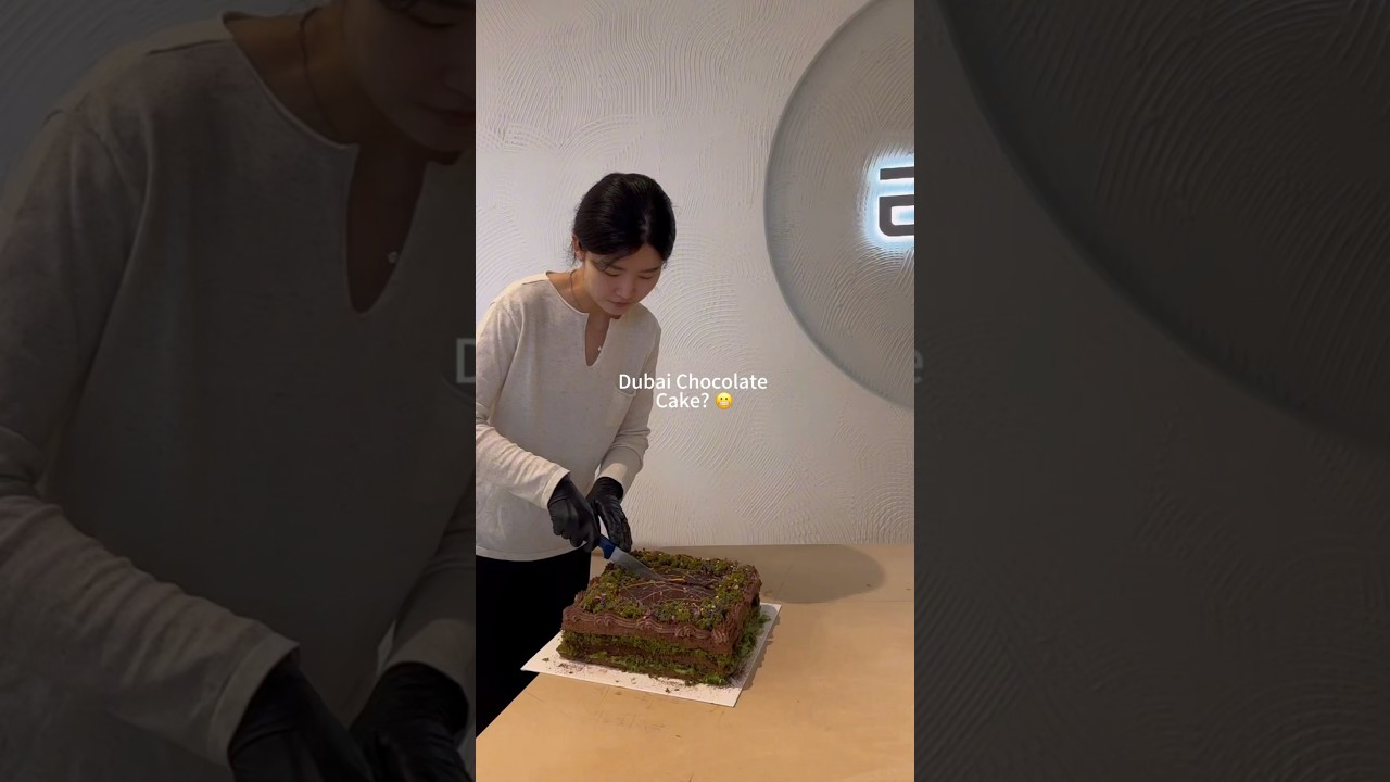 Dubai Chocolate, Cake? 😬 Meet me at the New ENZE 🫶 #cake #dessert #bakerslife #dubaichocolate