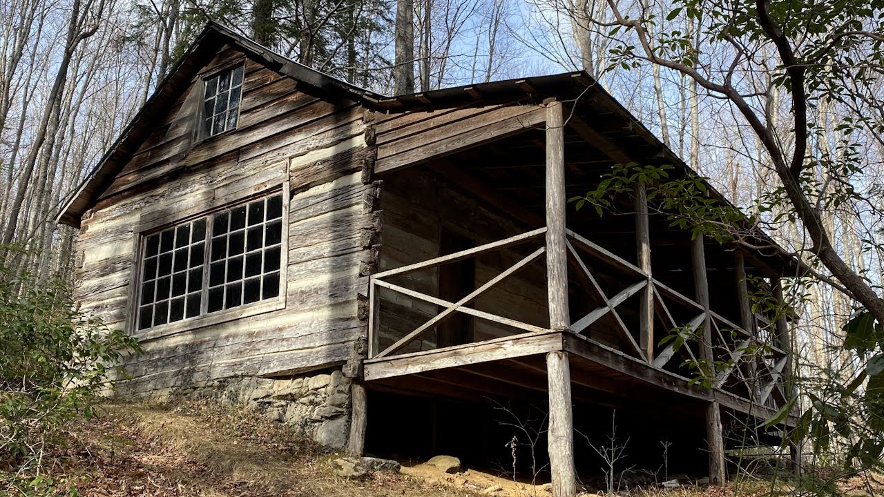 The Abandoned Studio of Mayna Treanor Avent
