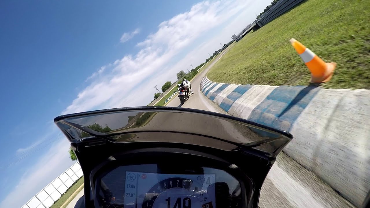 Euroring 2019-es PB a széria Triumph Street Triple 765R-rel utcai gumikon