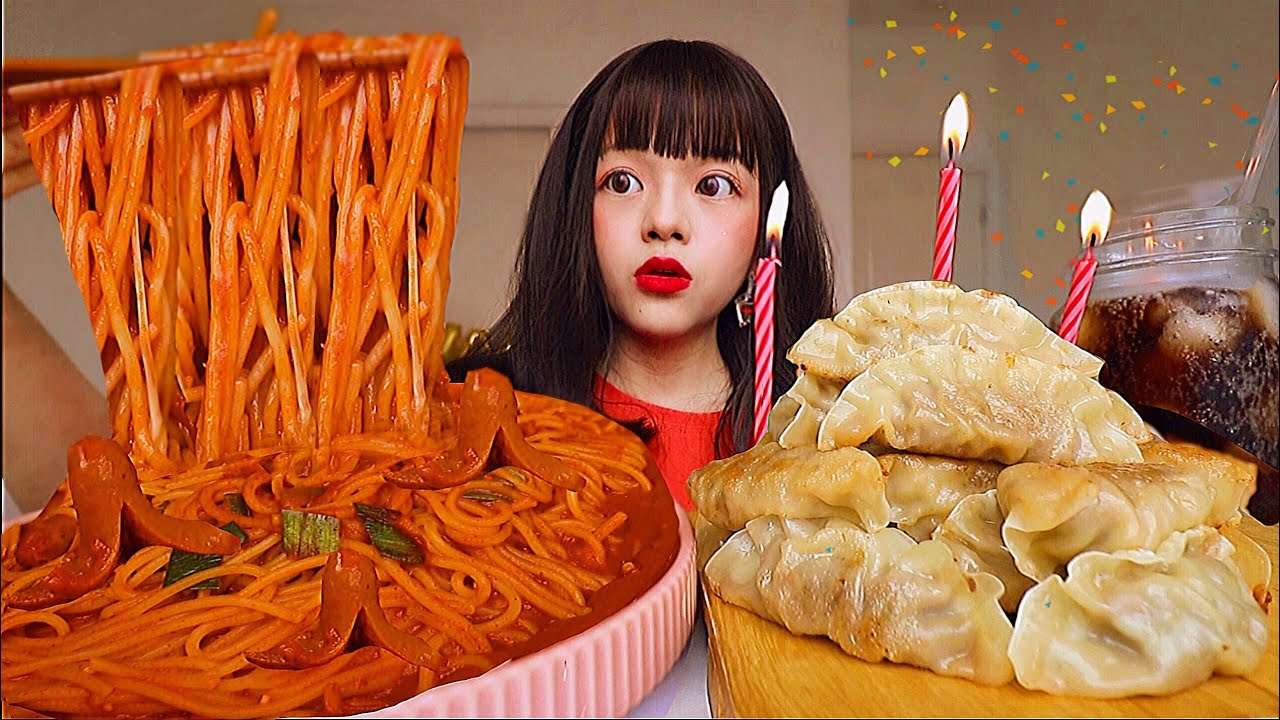 LONG CHEESY TTEOKBOKKI SPAGHETTI, 300K SUBSCRIBERS DUMPLING CAKE🎈CELEBRATION🎈 만두 케이크, 스파게티 떡볶이 파티 먹방