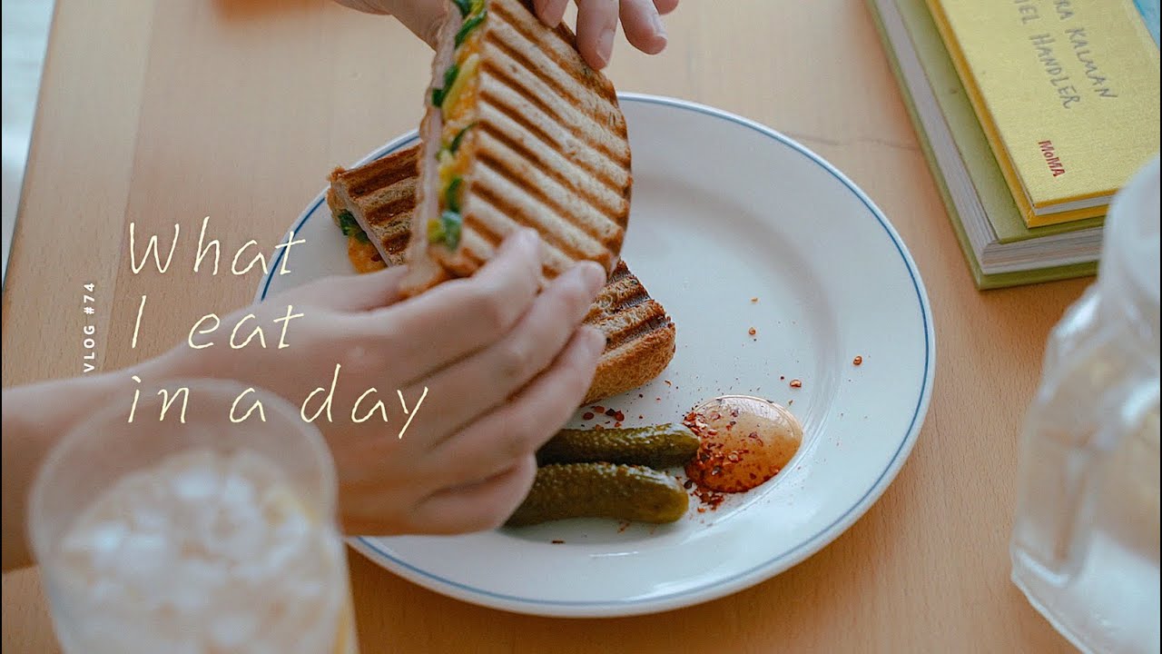 [SUB] VLOG #74 하루세끼, 쿠스쿠스 샐러드, 쪽파 그릴드 샌드위치, 들깨칼국수 : What I eat in a day
