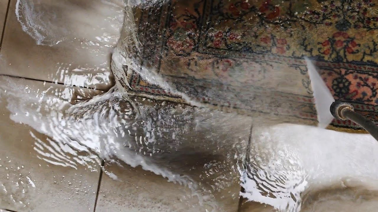 PORZUCONY na lata a URATOWANY w 30 minut! Pranie Brudnego Dywanu ze Starej Piwnicy