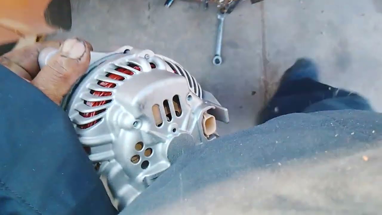 Síntomas de alternador malo y como cambiarlo 05 Dodge neón 2.0
