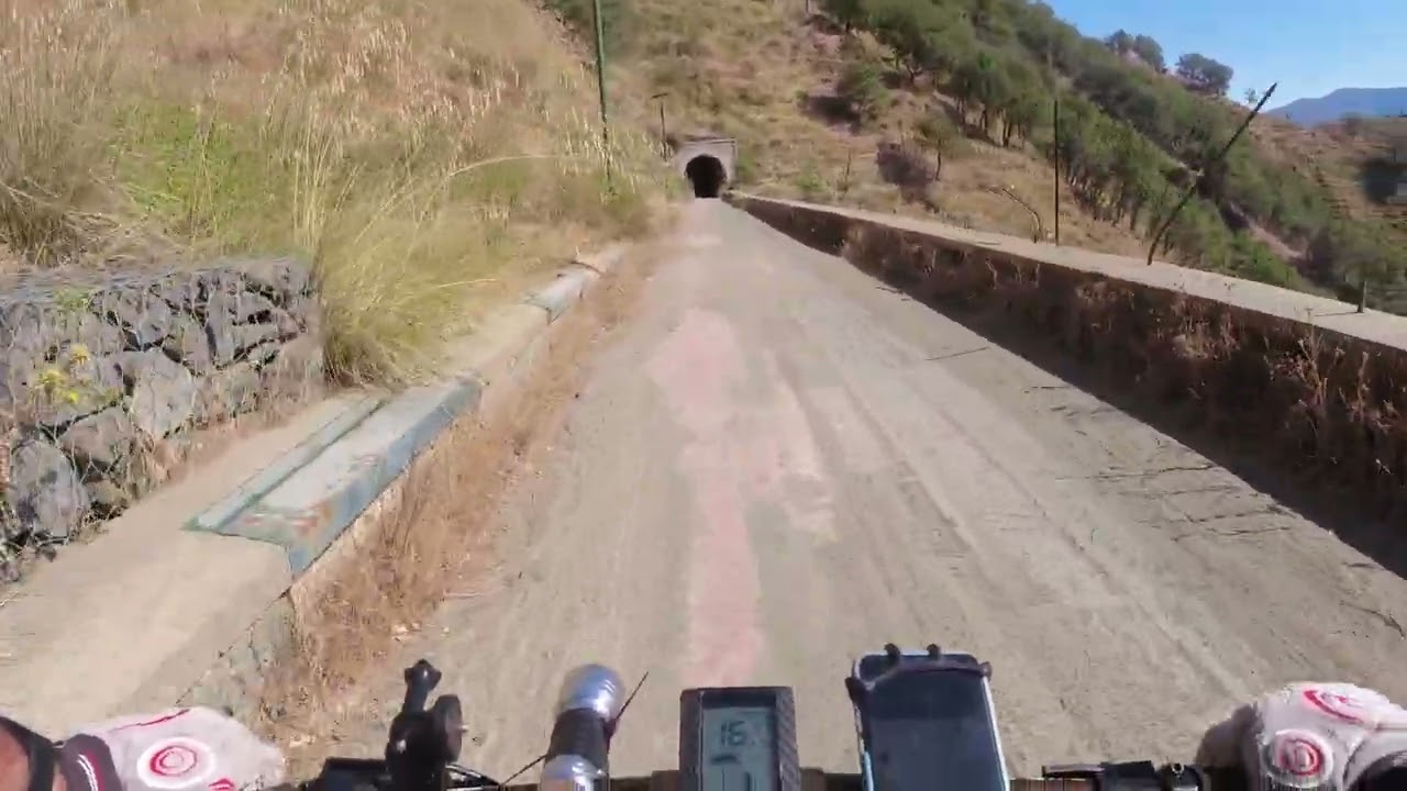 Sul dismesso tracciato della FCE che da Linguaglossa porta a Castiglione di Sicilia