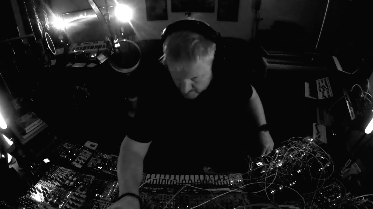 A Thousand Days to Zero - live modular synth performance with Mimetic Digitwolis + MIDI