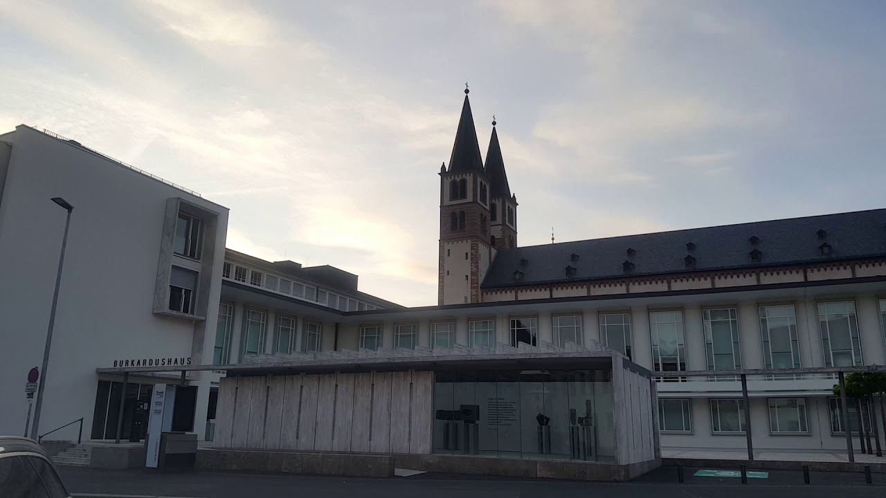 Das 21 Uhr läuten vom Würzburger Dom in der Coronazeit