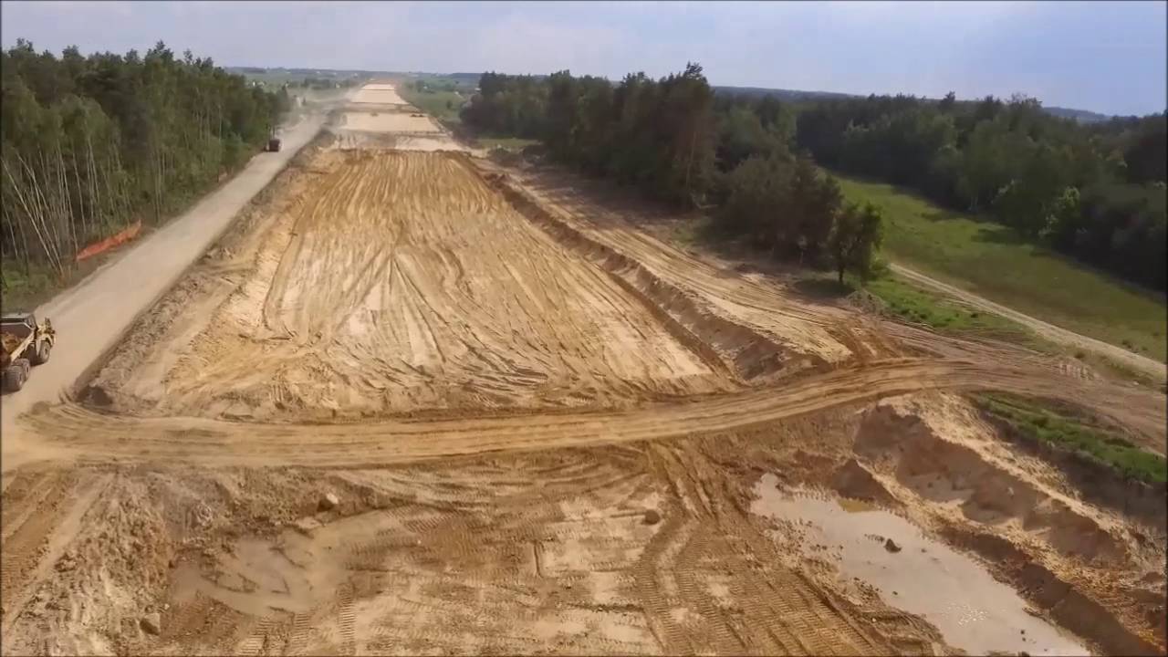 S7, km 11+600, budowa wykopu z przewiezieniem urobku na nasyp