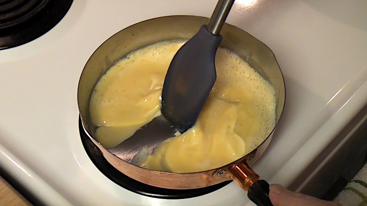 How to cook Scrambled Eggs in a Copper Pan without Sticking | Revere Ware