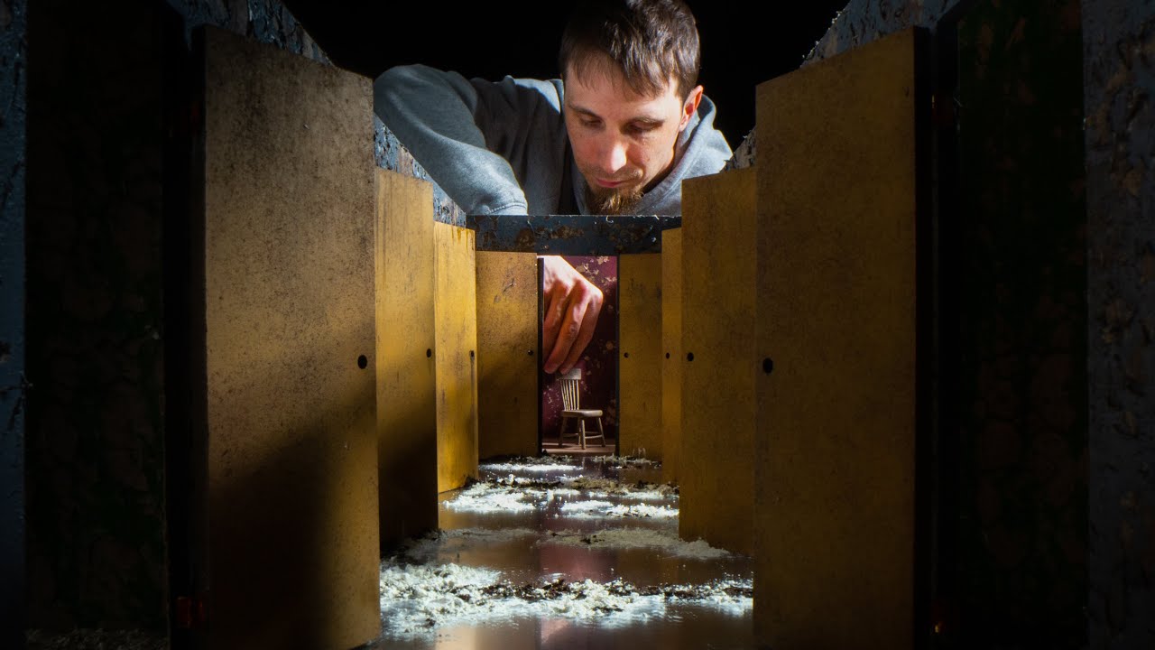 Miniature Abandoned Hallway | Mirror Reflection Effect