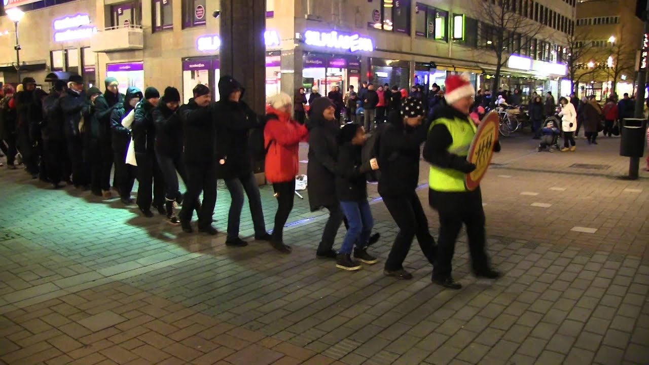 18 11 2013   Joulunavauksen letkajenkka
