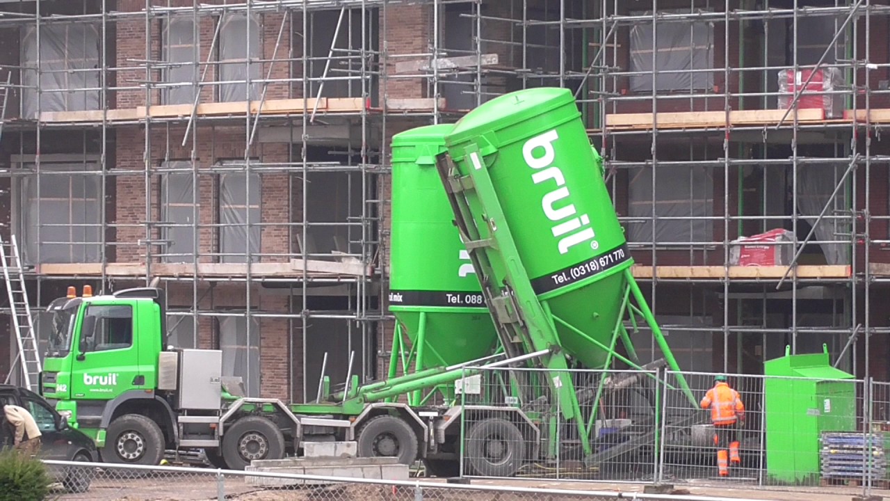 Oostflank Wijchen deel 87 / mortelsilo Bruil op transport