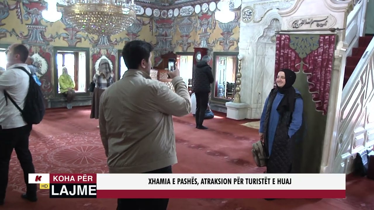 XHAMIA E PASHËS, ATRAKSION PËR TURISTËT E HUAJ