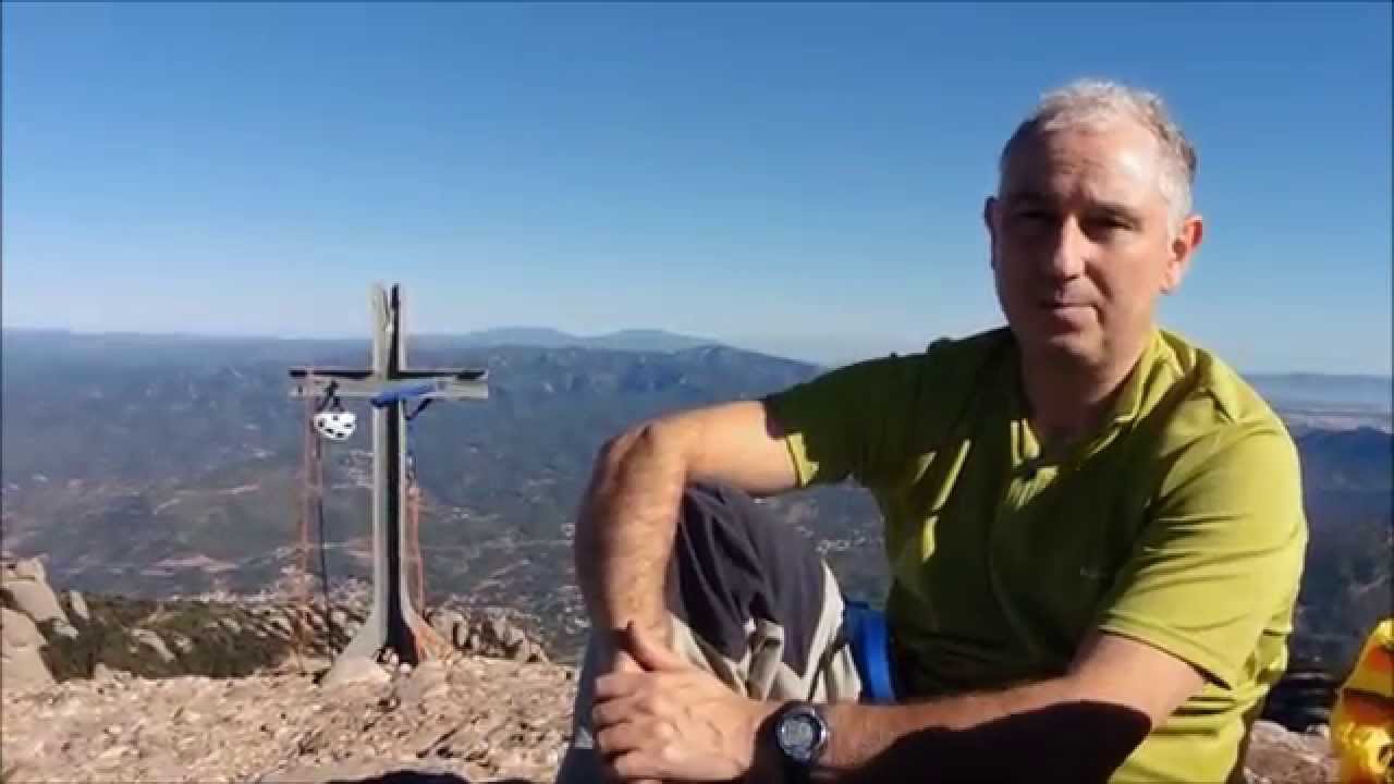 Gorro Frigi en Montserrat (Vía del Carles V+)