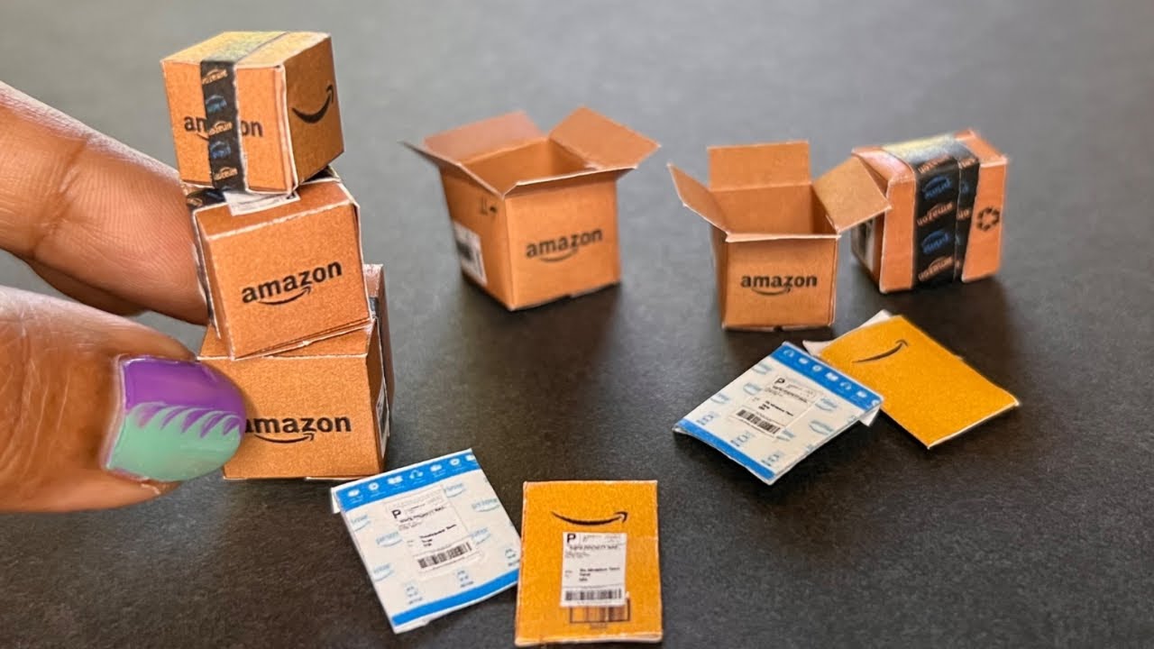 DIY Miniature Shipping boxes | Free Printable !