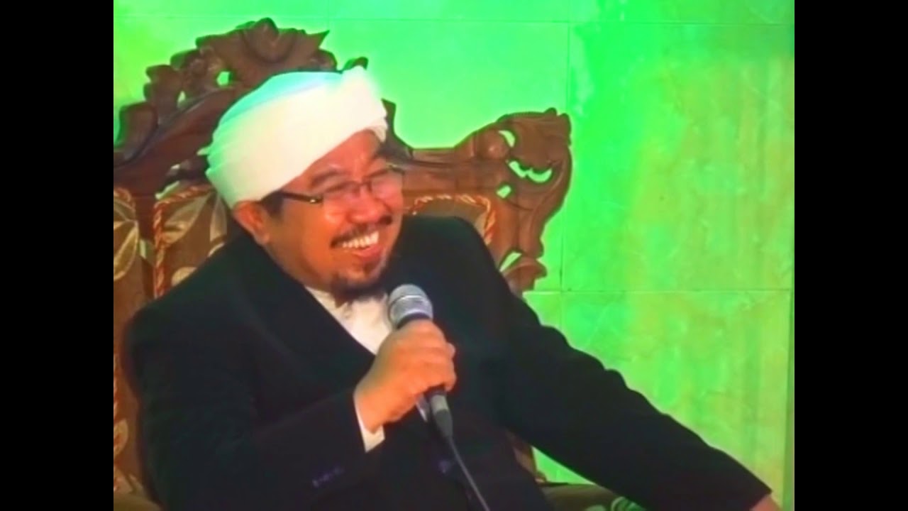 KH. AHMAD SADID JAUHARI DI ACARA MAULID NABI PP. ALI BA'ALAWY KENCONG - JEMBER
